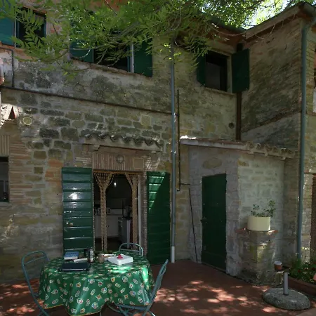 Сasa de vacaciones Agriturismo Il Palazzo Cinque Costacciaro